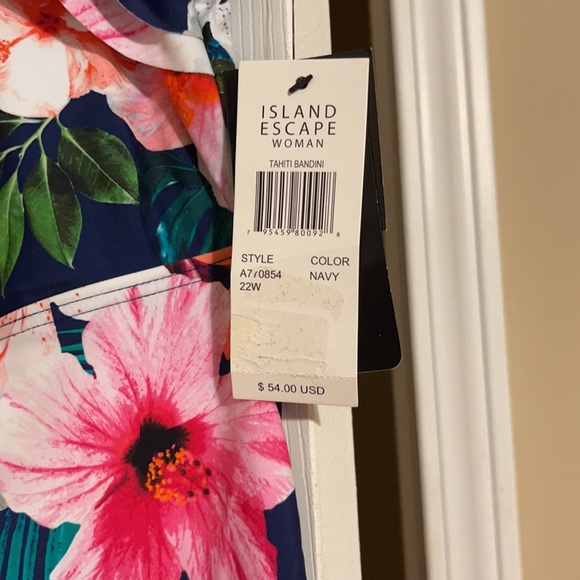Island escape plus size tankini. - Picture 2 of 8